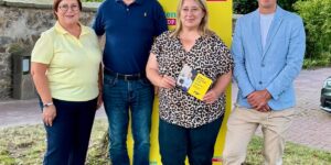 Kerstin Wölki, Dr. Thomas Wolf, Jennifer Gäfke und Robert Reinhardt-Klein vor einem FDP-Rollup beim Liberalen Talk in Barsinghausen